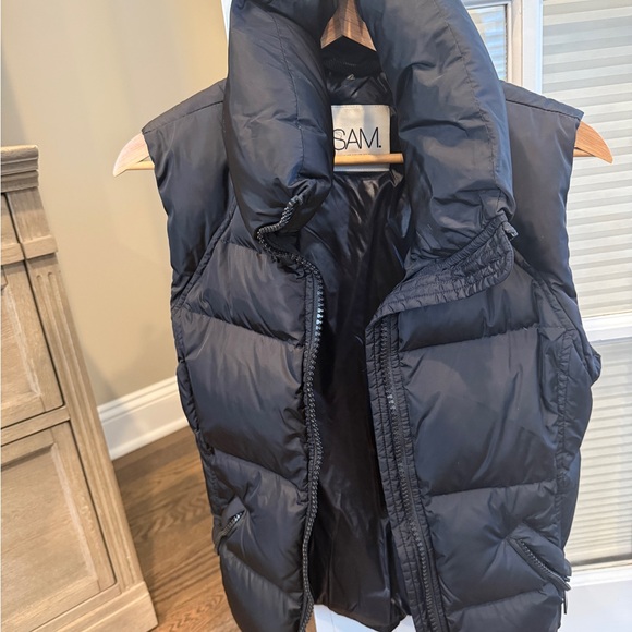 SAM Quilted Puffer Vest in Dark Navy - Picture 1 of 2